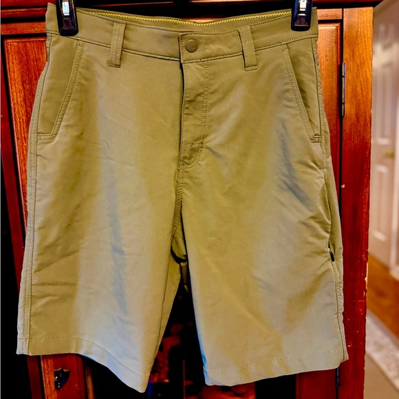 Men's Olive Green Alpine Bermuda Length Hiking Shorts - Picture 1 of 8